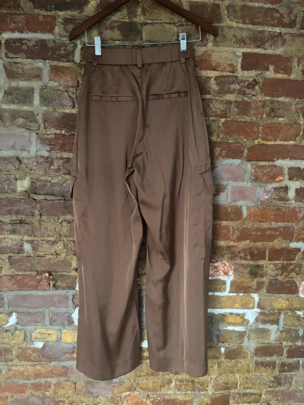 Abercrombie & Fitch Wide-Leg Satin Cargo Pants - Picture 4 of 4